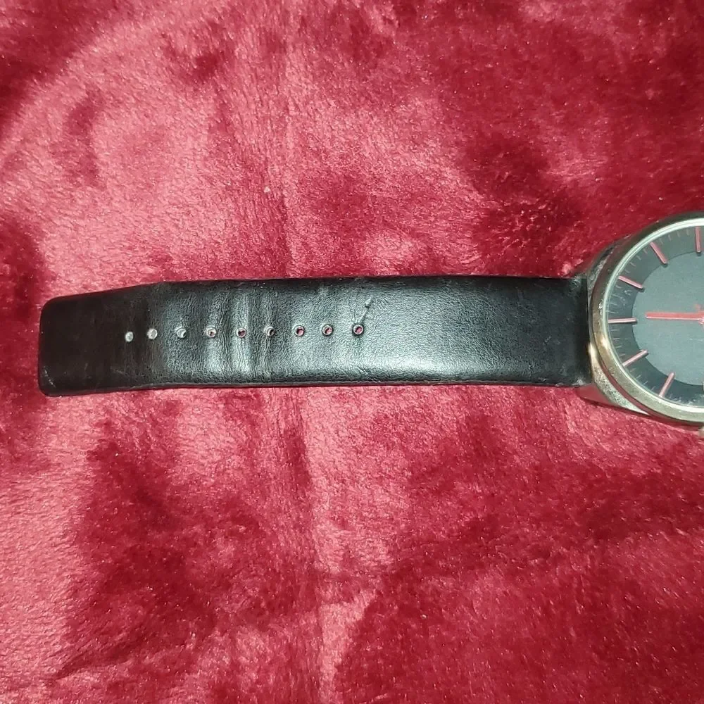 Unlisted Kenneth Cole Minimalist‎ Men's Watch Wristwatch Black Red Silver Analog
